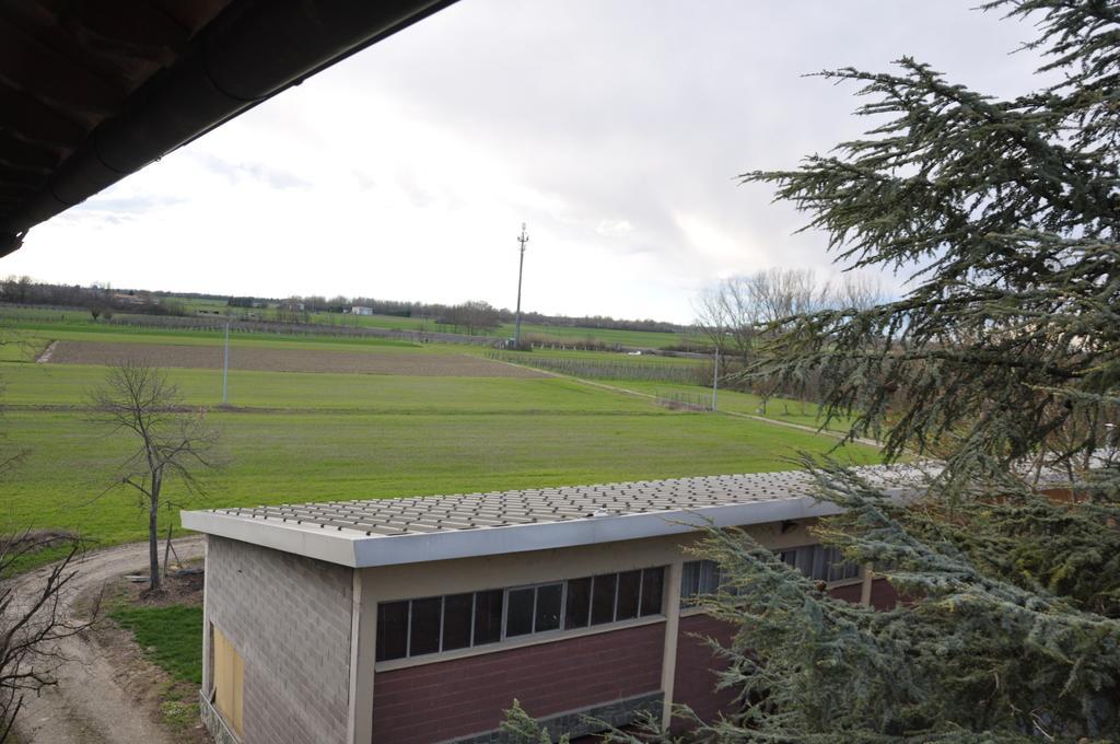 Вилла Agriturismo Corte Montini Santa Giuletta Экстерьер фото